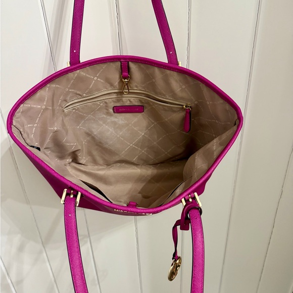 Michael Kors Fuchsia Tote Bag - Picture 2 of 3